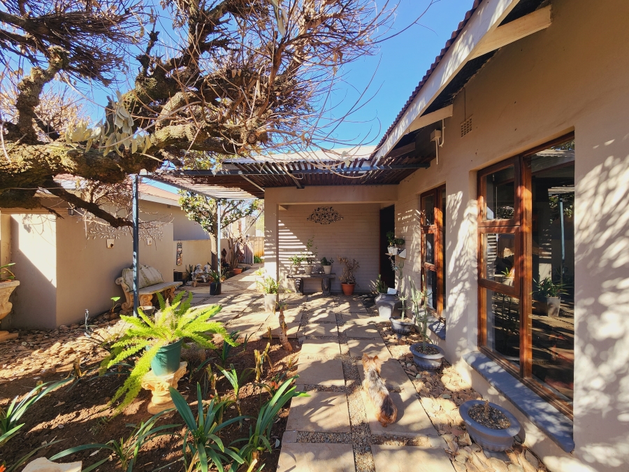 4 Bedroom Property for Sale in Potchefstroom North West